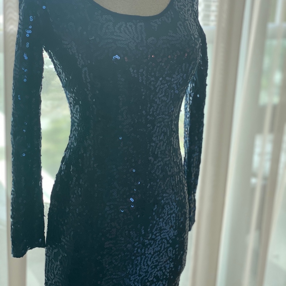 Dress sequins - Picture 2 of 5